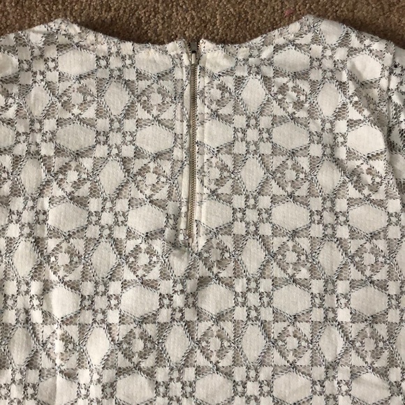 Patterned cream shirt with black stitching - Picture 3 of 5